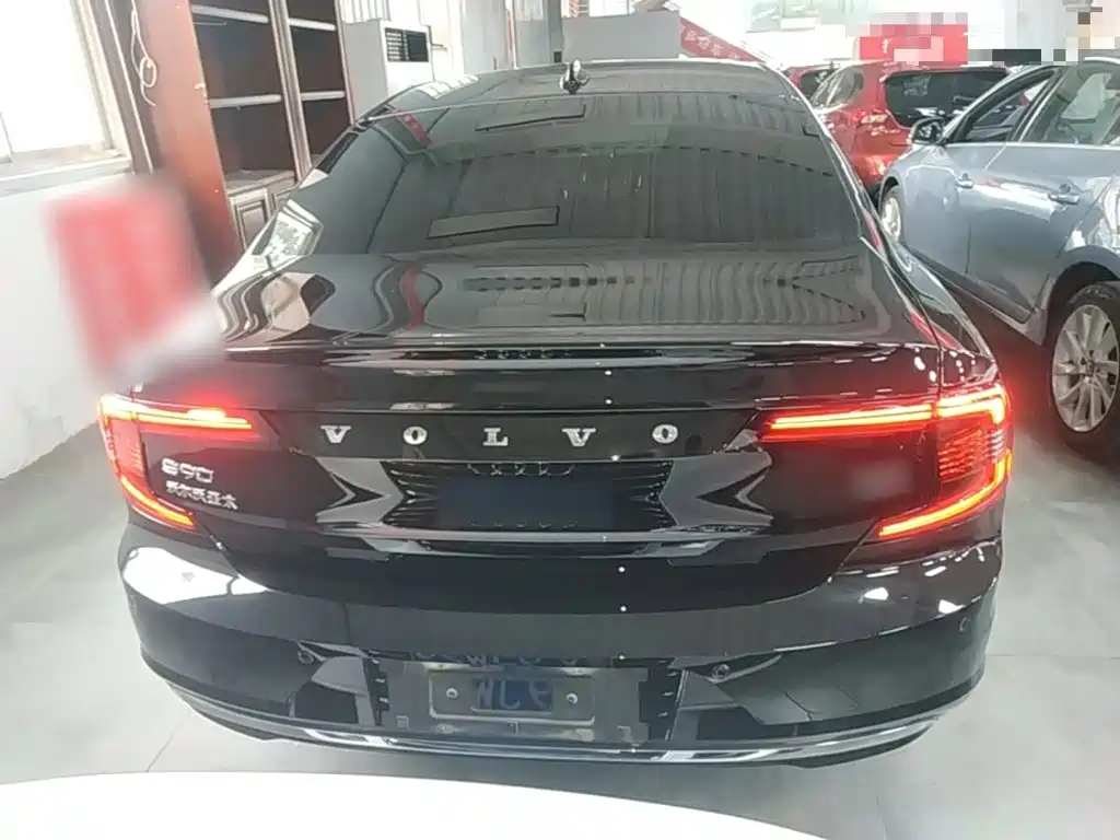 Volvo S90 — миниатюра 6