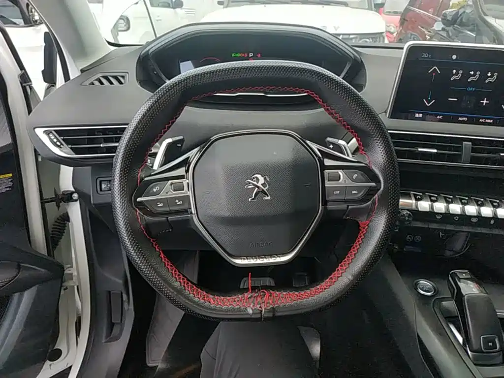 Peugeot 4008 — миниатюра 11