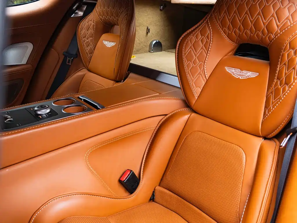 Aston Martin Rapide — миниатюра 24