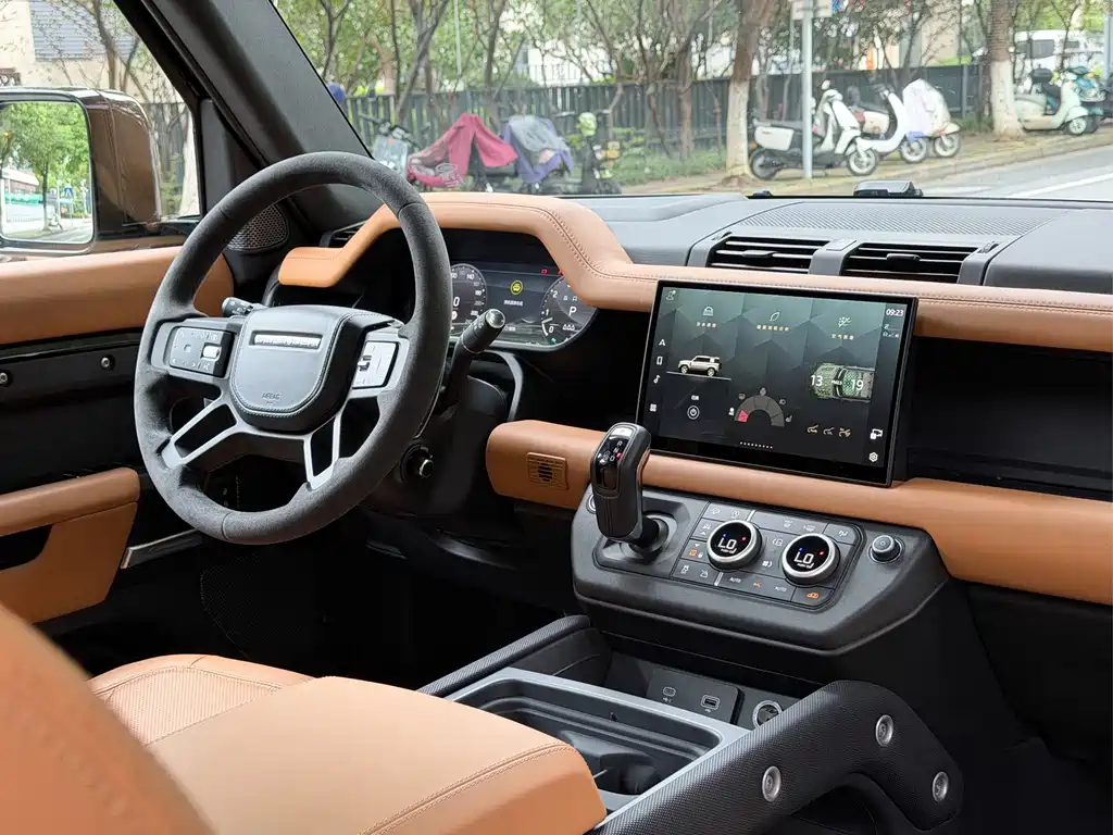 Land Rover Defender — миниатюра 20
