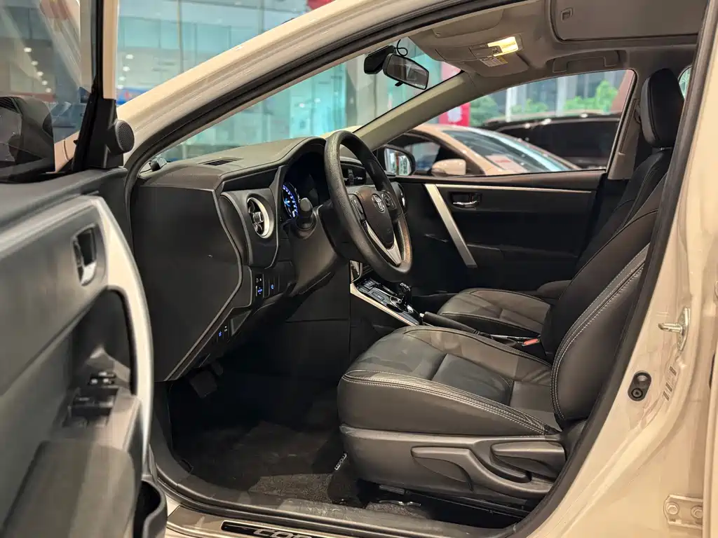 Toyota Corolla Hybrid — миниатюра 9