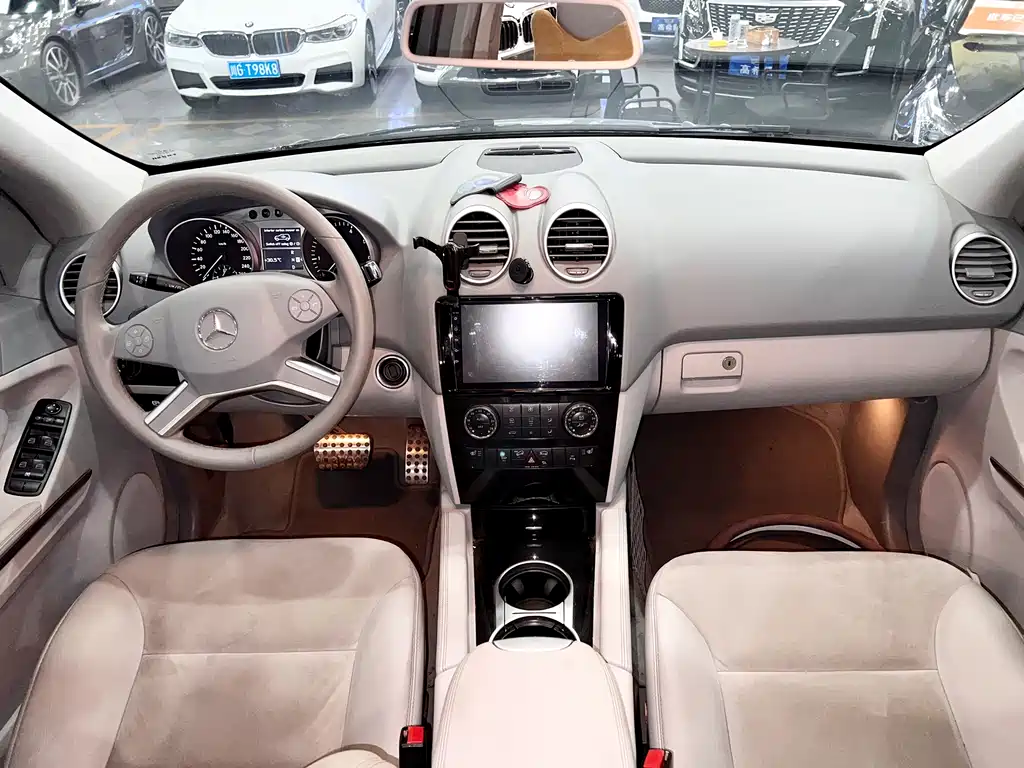 Mercedes-Benz M 2010 ML 300 4MATIC