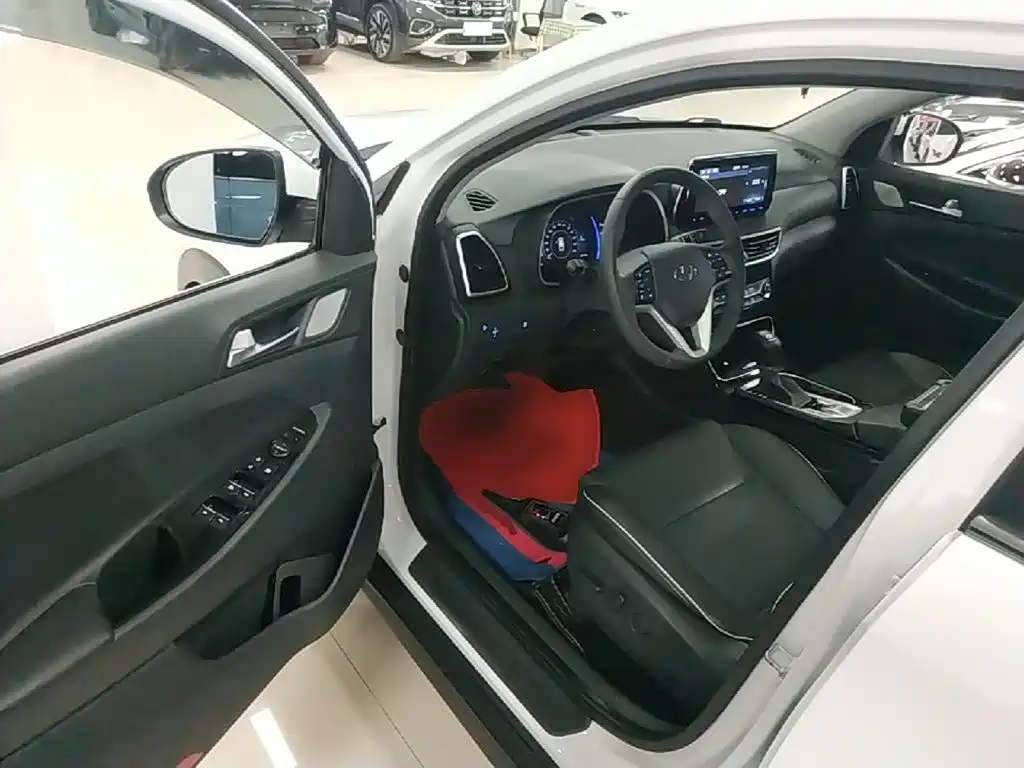 Hyundai Tucson — миниатюра 16