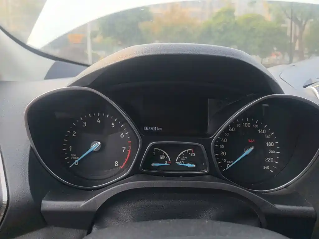 Ford Kuga — миниатюра 12