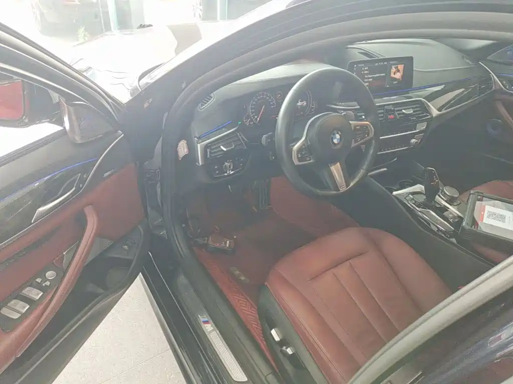 BMW 5 Series — миниатюра 16