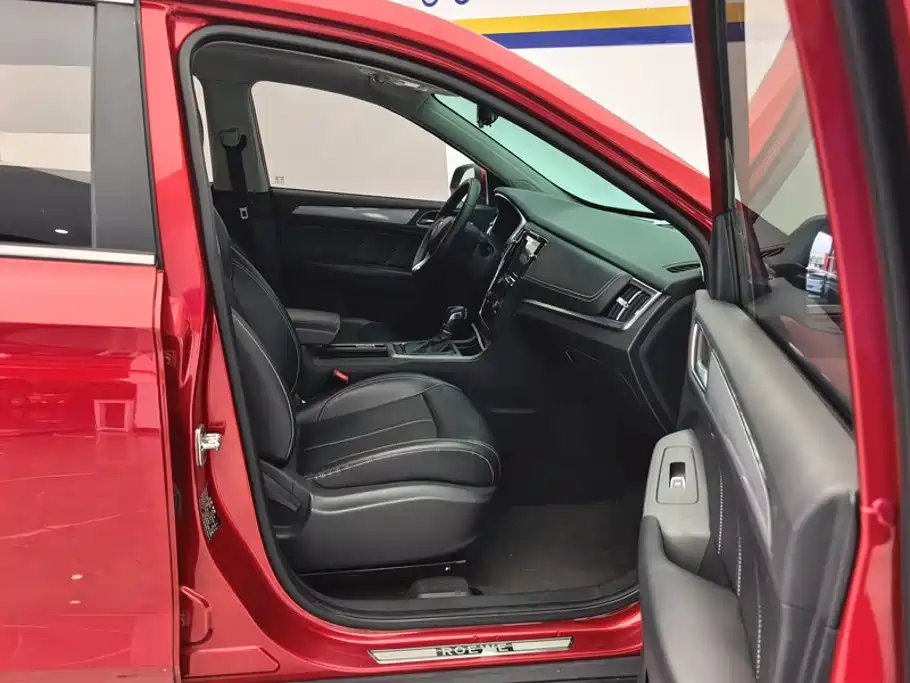 Roewe RX5 — миниатюра 8