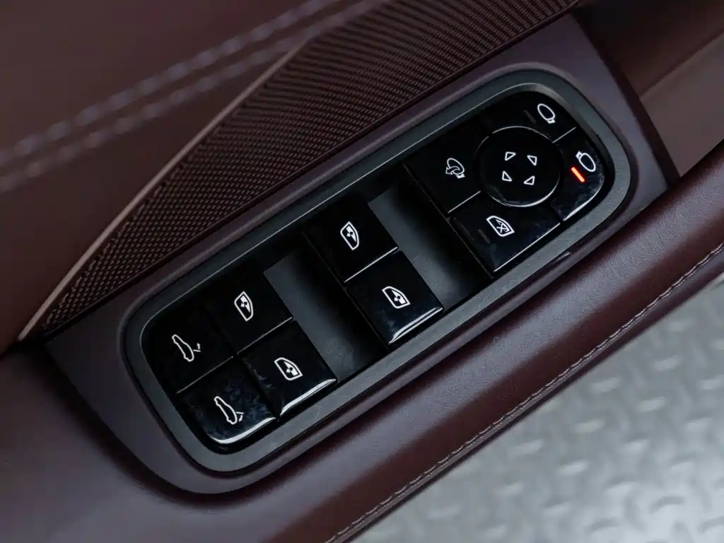 Porsche Panamera — миниатюра 25