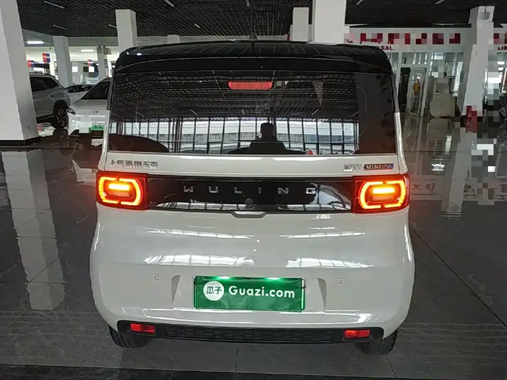 Wuling MINIEV — миниатюра 6