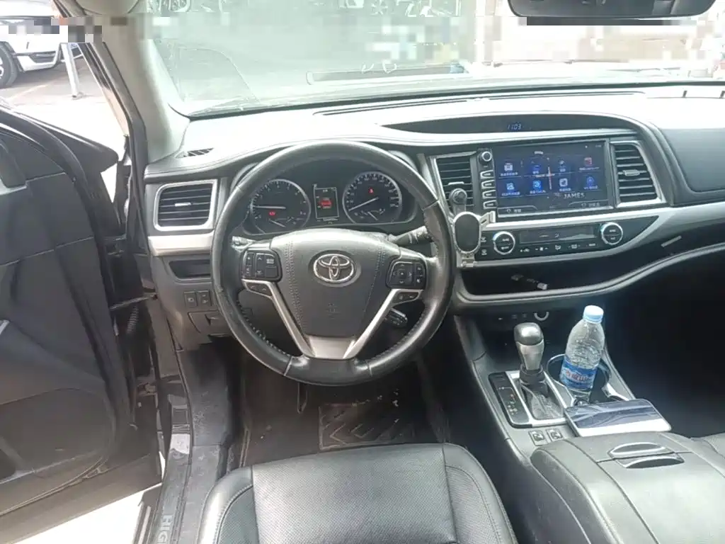 Toyota Highlander — миниатюра 15