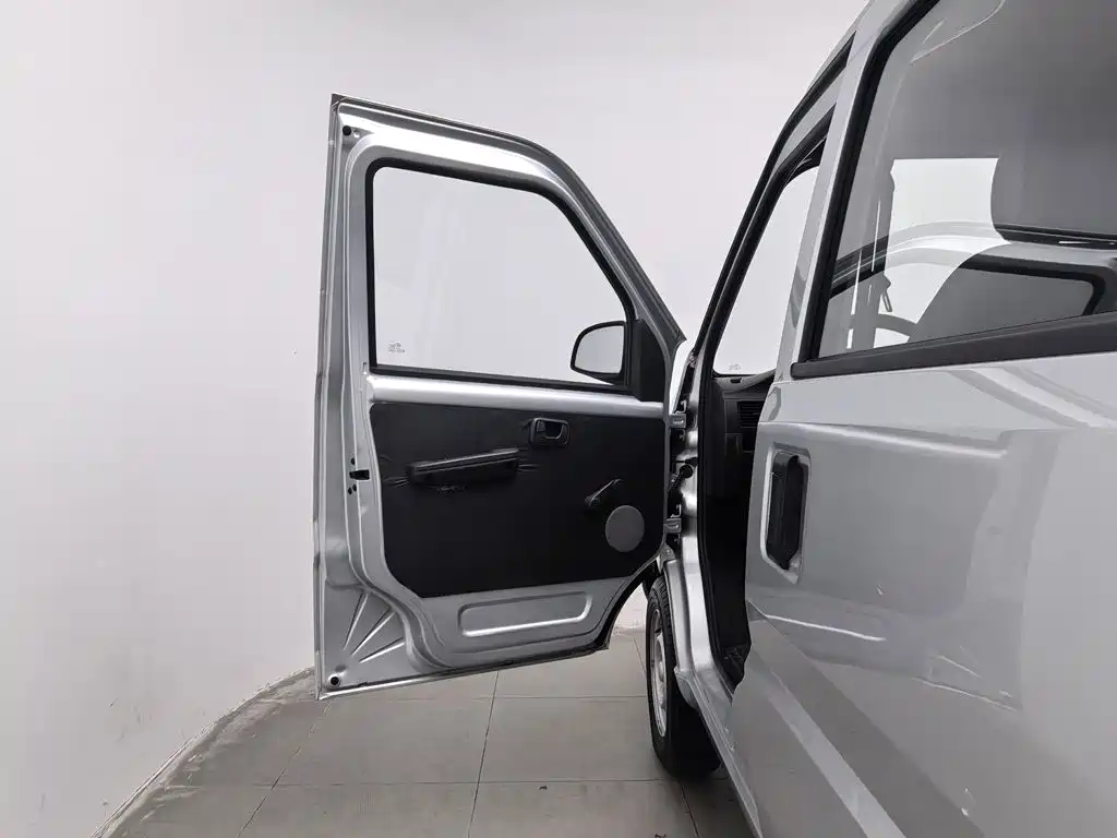 Wuling Rongguang — миниатюра 8