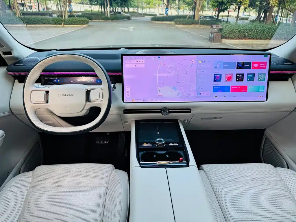 Lynk & Co 900 — миниатюра 8