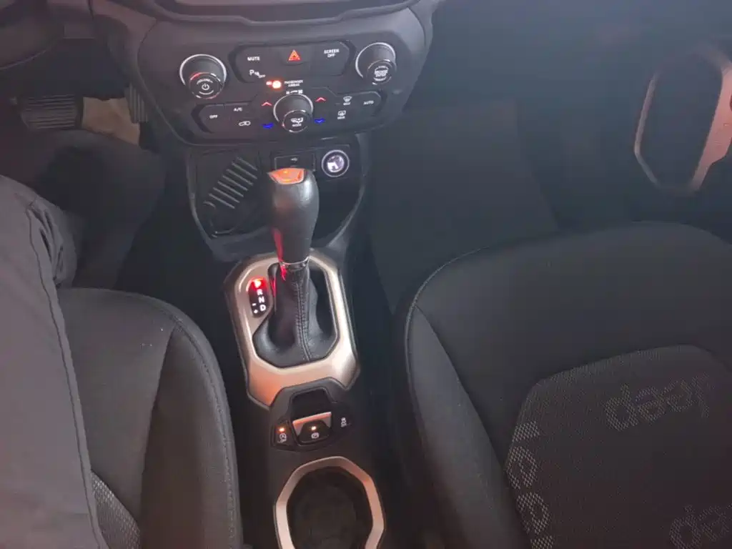 Jeep Renegade — миниатюра 14