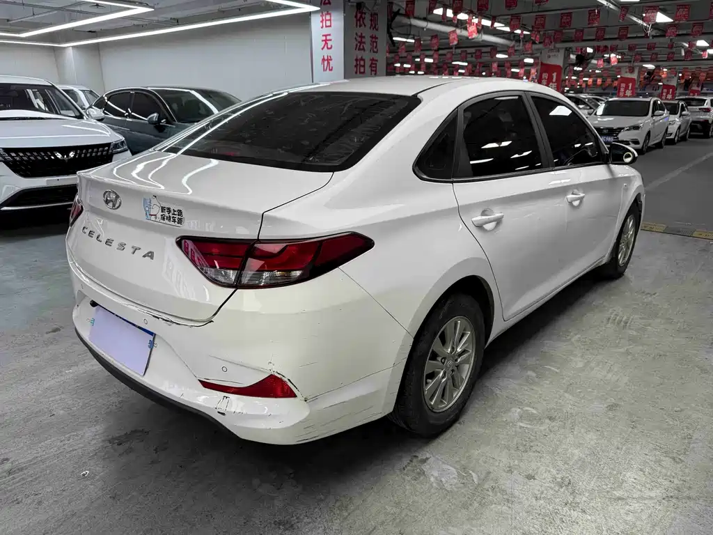 Hyundai Elantra — миниатюра 9