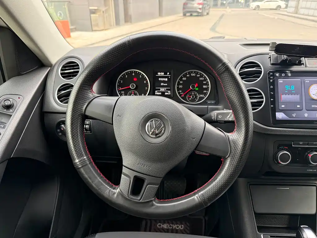 Volkswagen Tiguan — миниатюра 13