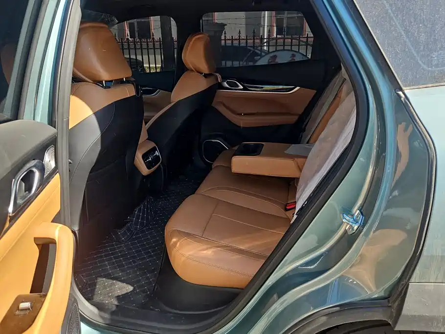 Geely Boyue L — миниатюра 11
