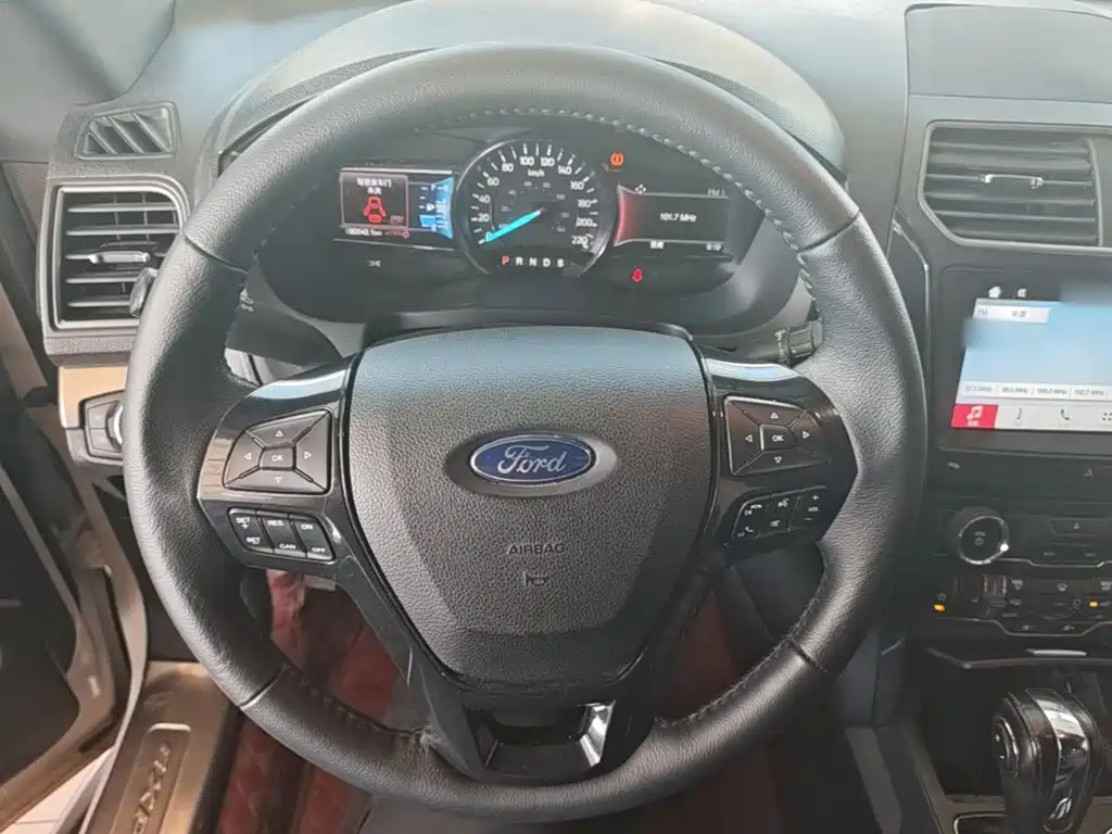Ford Explorer (Import) — миниатюра 11