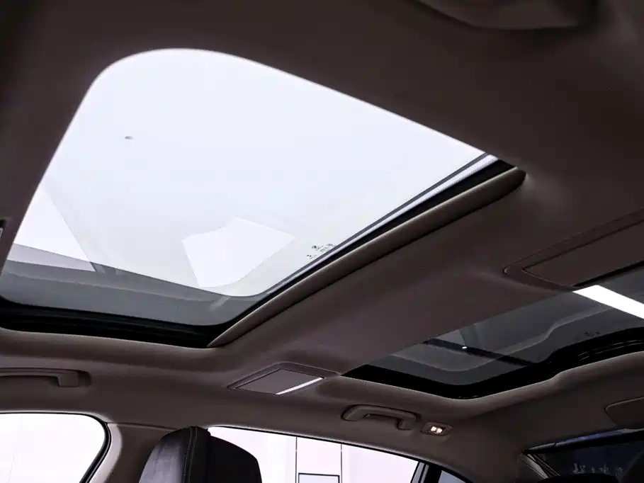 BMW 7 Series — миниатюра 12
