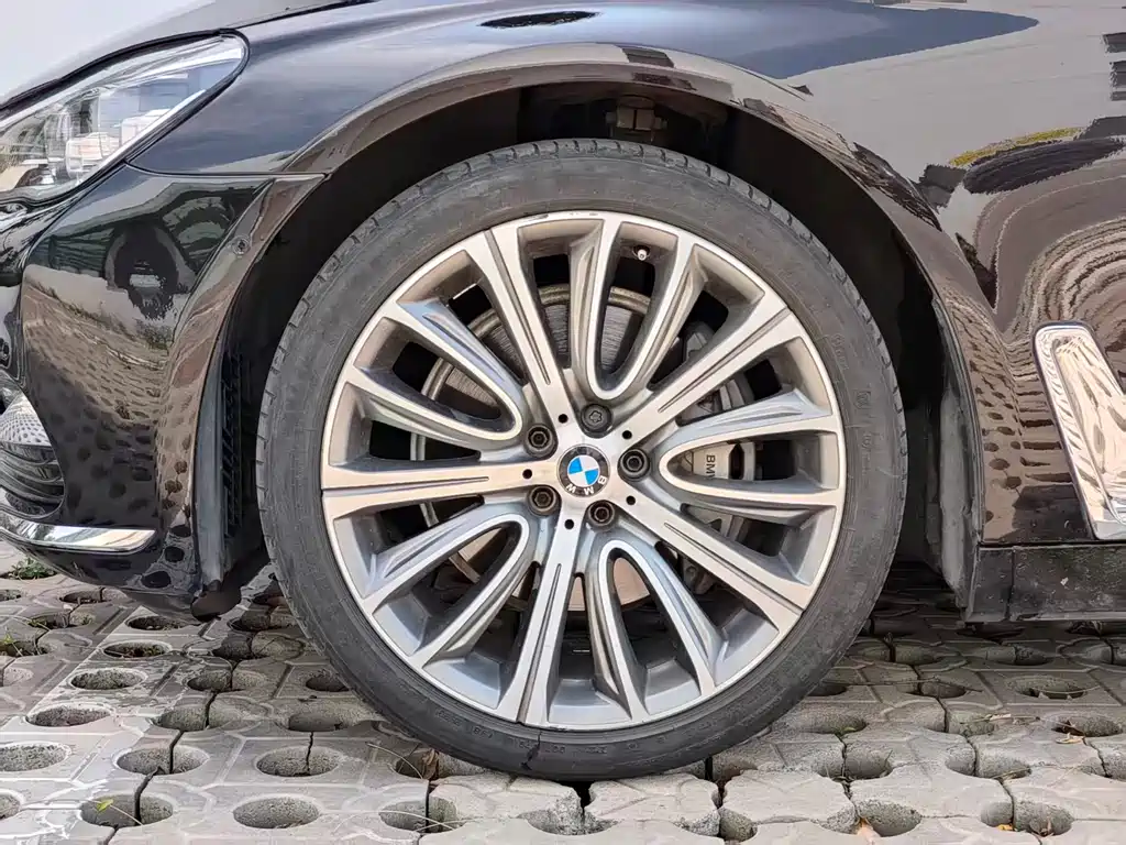 BMW 7 Series 7 2017 740Li xDrive