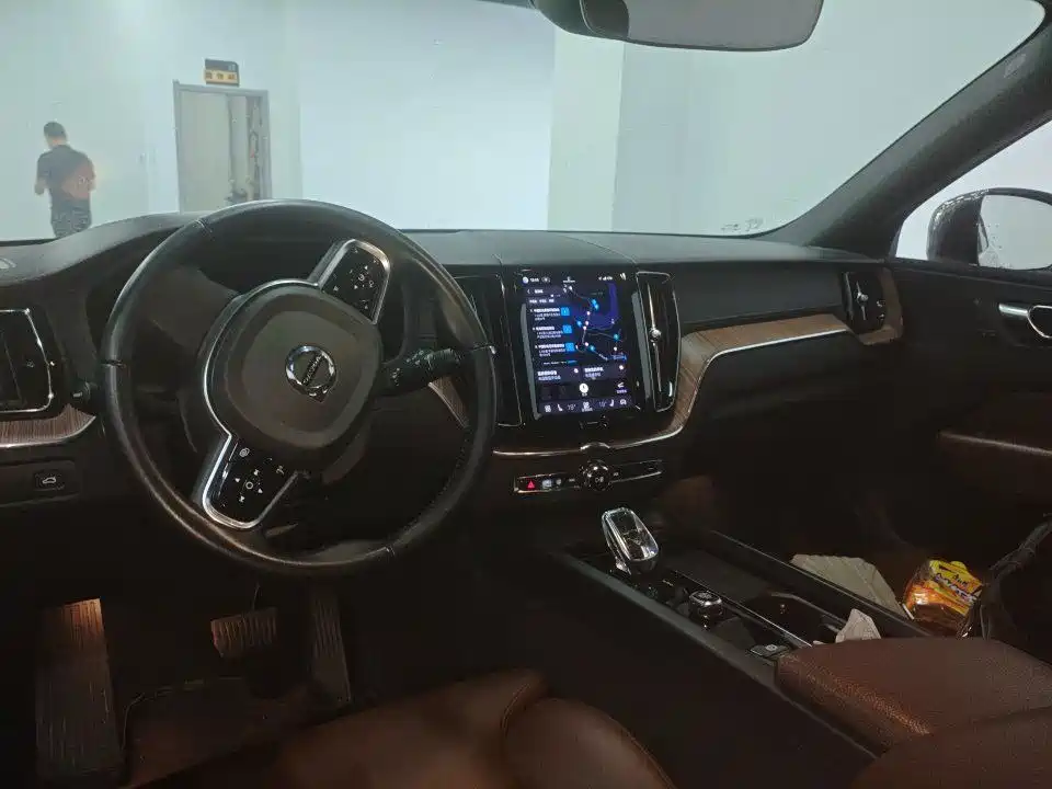 Volvo XC60 — миниатюра 5