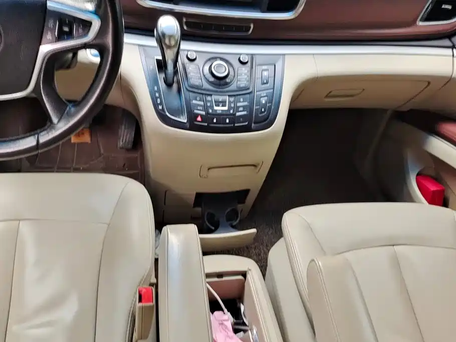 Buick GL8 — миниатюра 16