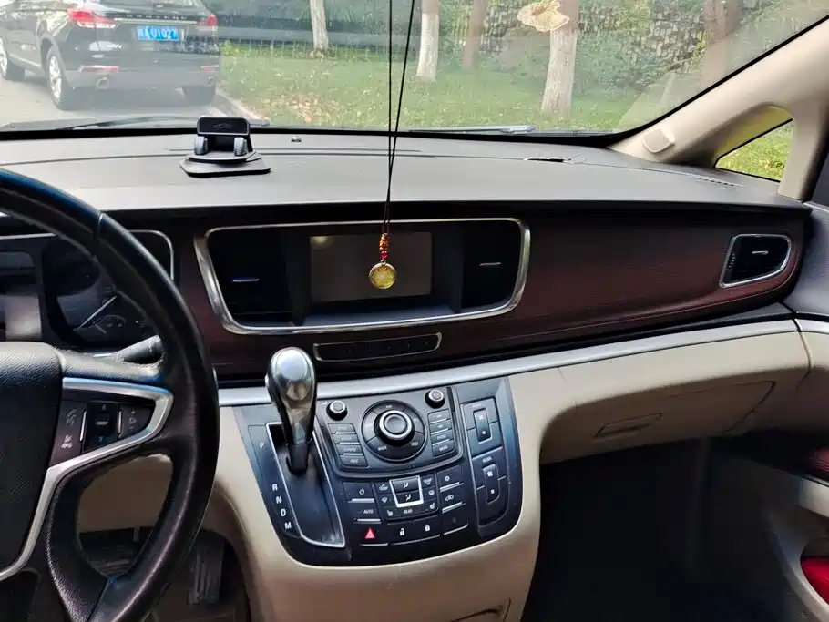 Buick GL8 — миниатюра 13