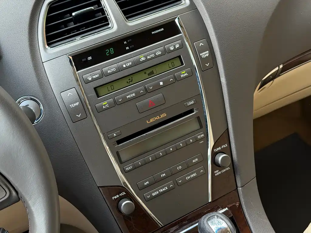 Lexus ES — миниатюра 8