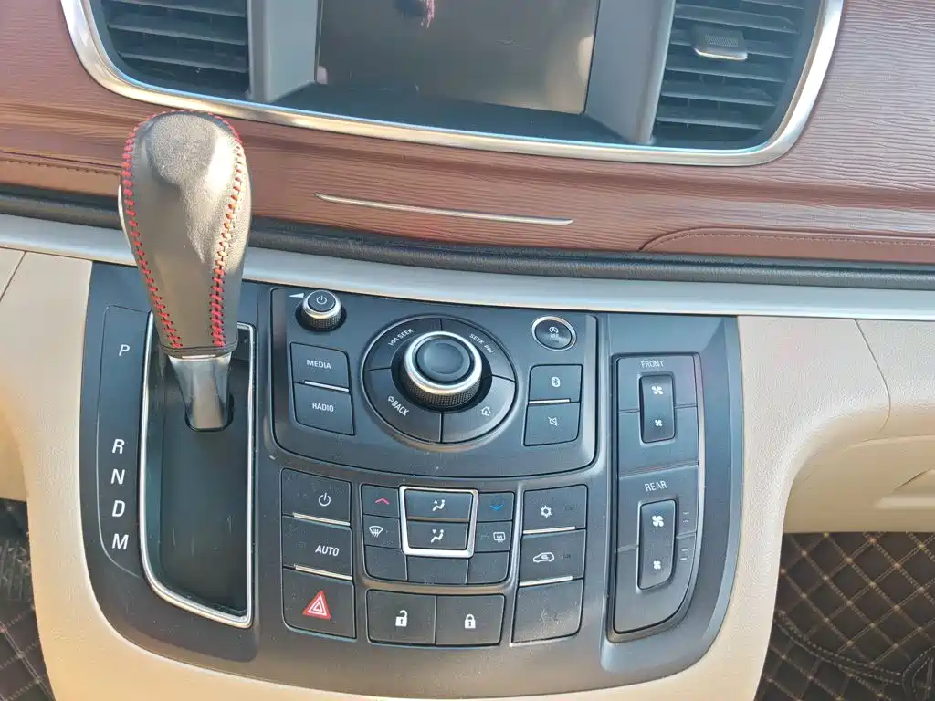 Buick GL8 — миниатюра 6