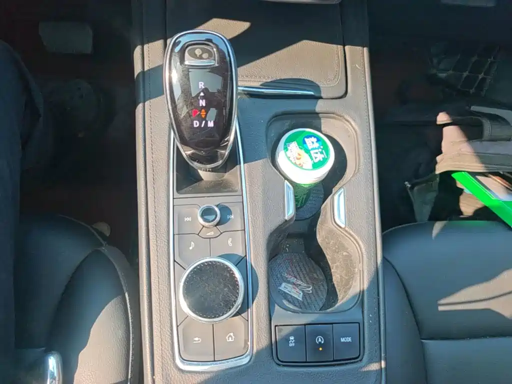 Cadillac XT4 — миниатюра 14