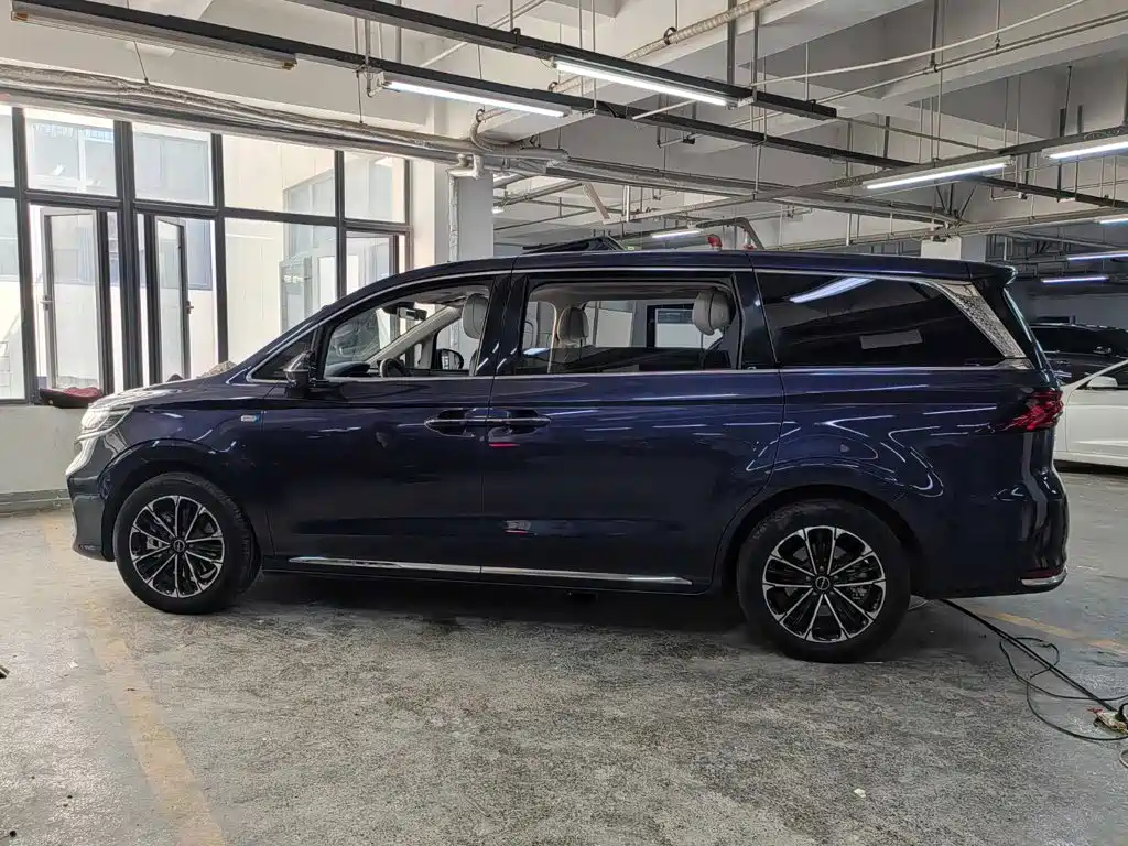 Roewe iMAX8 — миниатюра 8