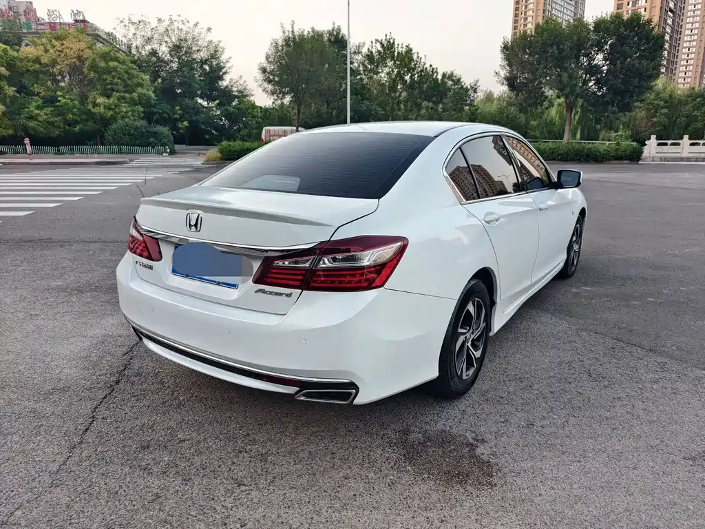 Honda Accord — миниатюра 4