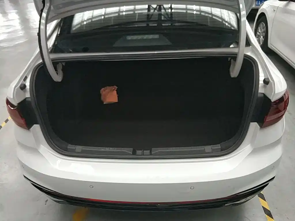 Volkswagen Lavida — миниатюра 19