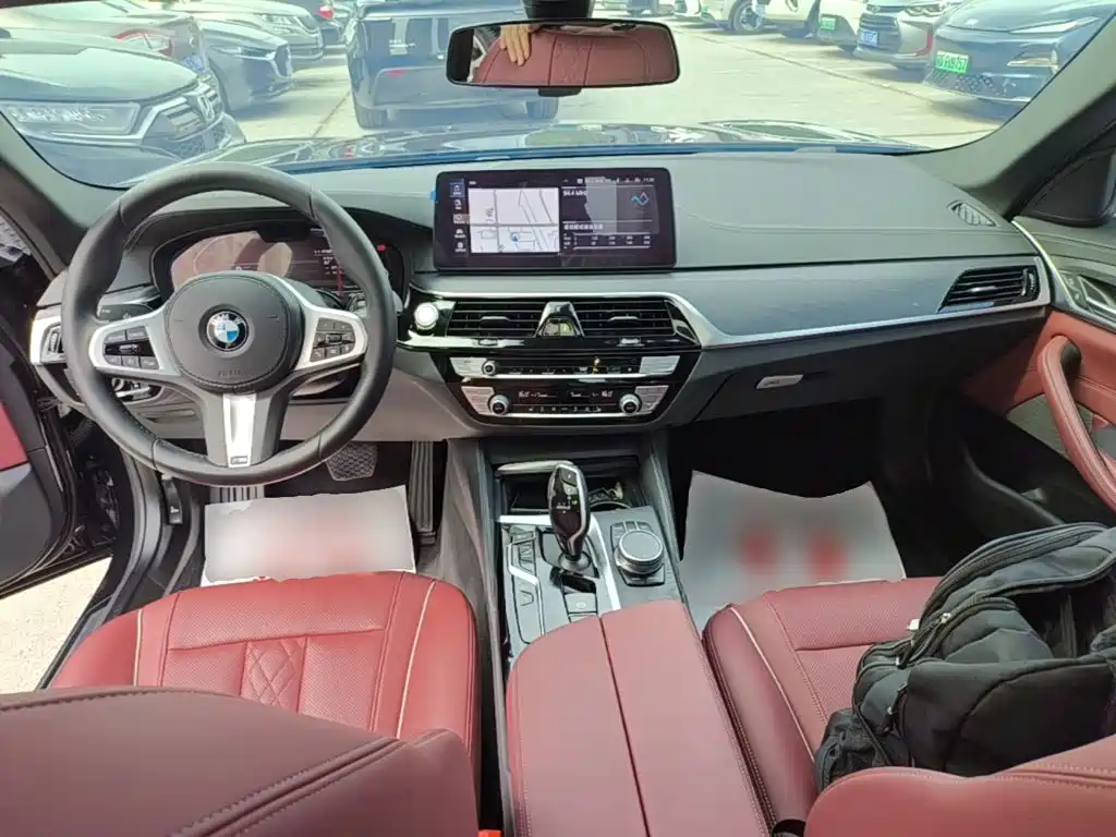 BMW 5 Series New Energy — миниатюра 10