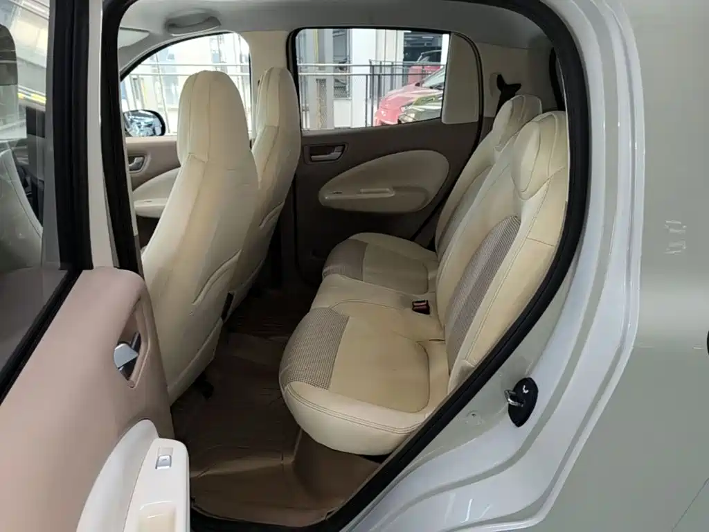 Wuling MINIEV — миниатюра 17