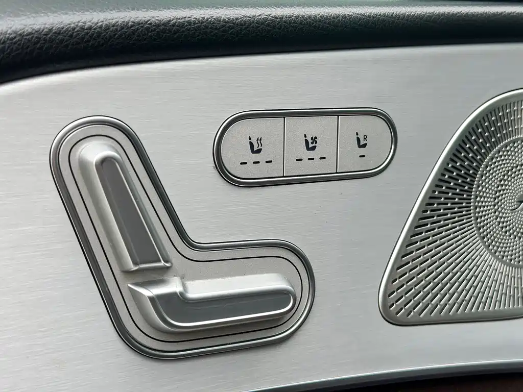 Mercedes-Benz GLE (Import) — миниатюра 13