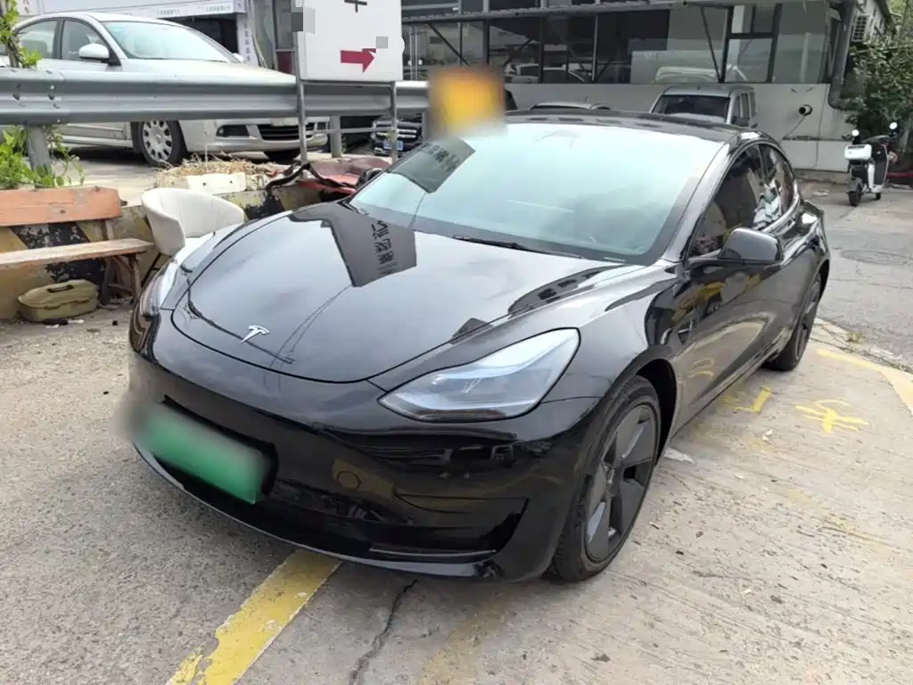 Tesla Model 3 — миниатюра 2