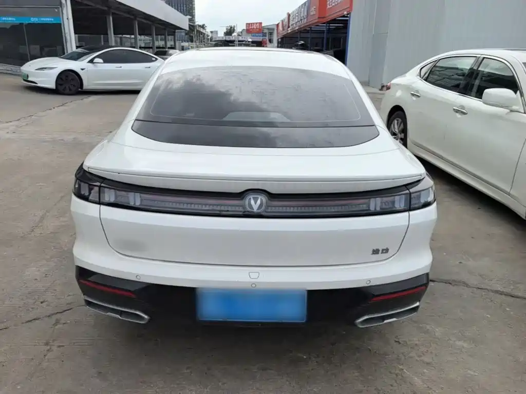 Changan Eado — миниатюра 6
