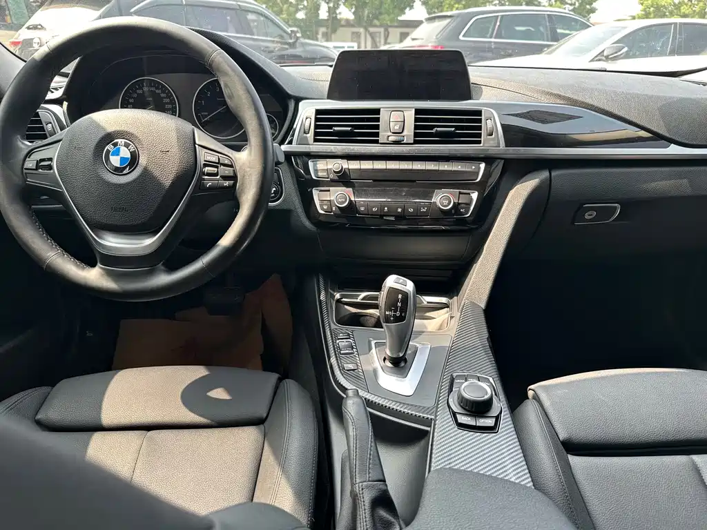 BMW 3 Series — миниатюра 8