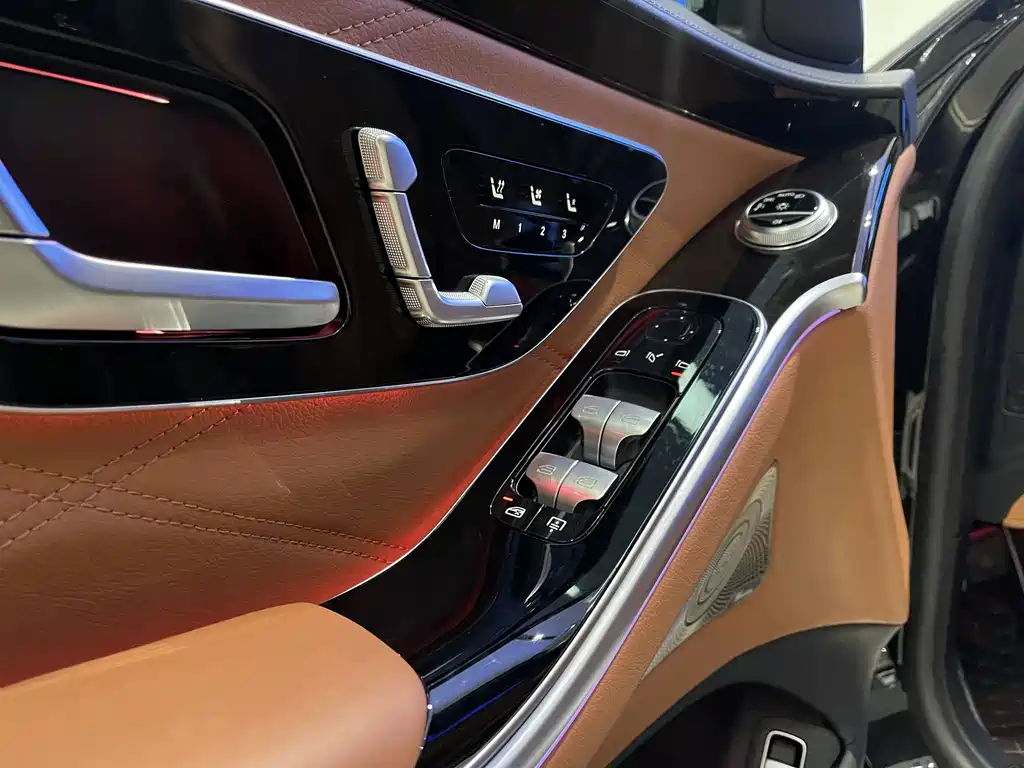 Mercedes-Benz S-Class — миниатюра 6