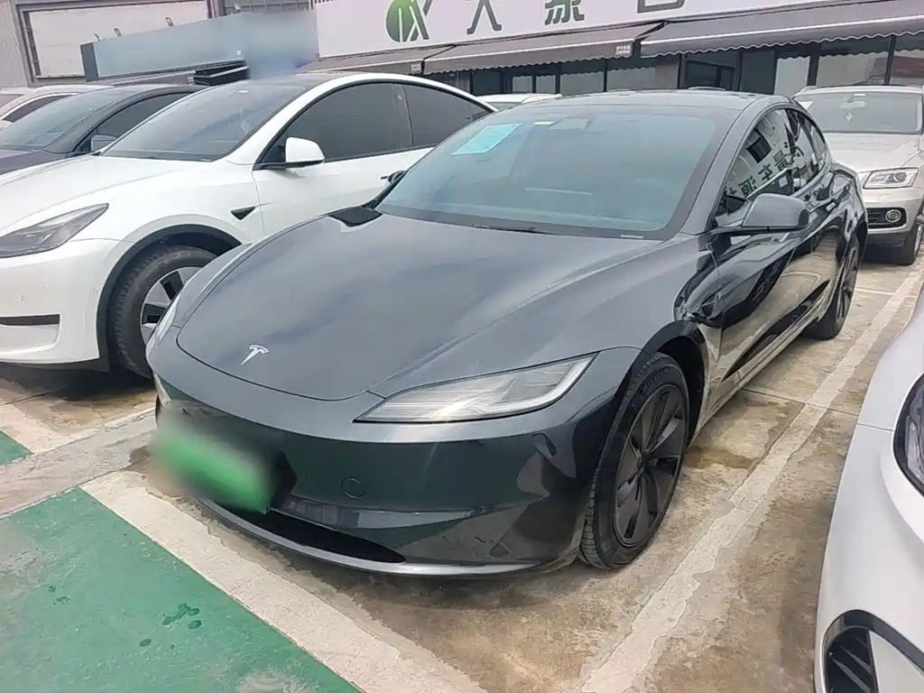 Tesla Model 3 — миниатюра 2