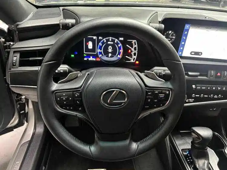 Lexus ES 2022 200