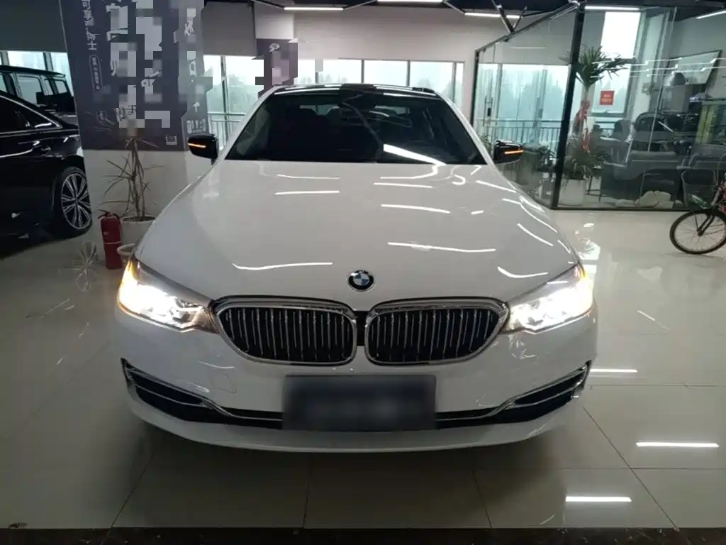 BMW 5 Series — миниатюра 3