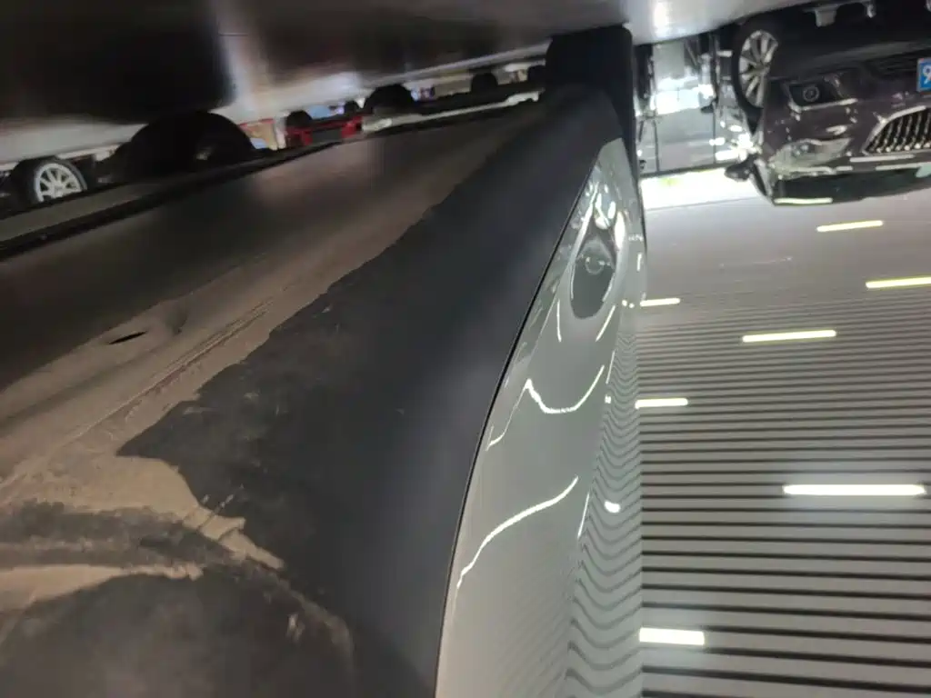 Tesla Model Y — миниатюра 21