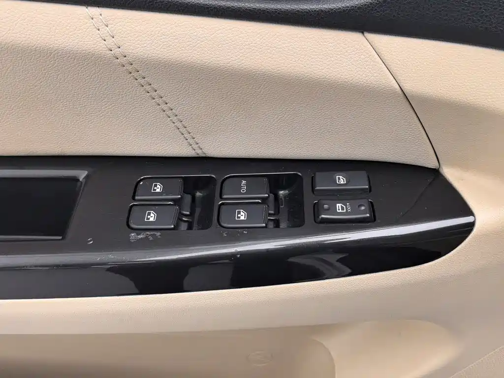Changan Eado — миниатюра 9