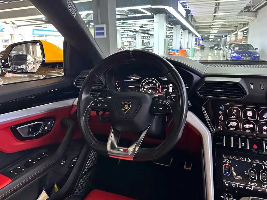 Lamborghini Urus — миниатюра 10