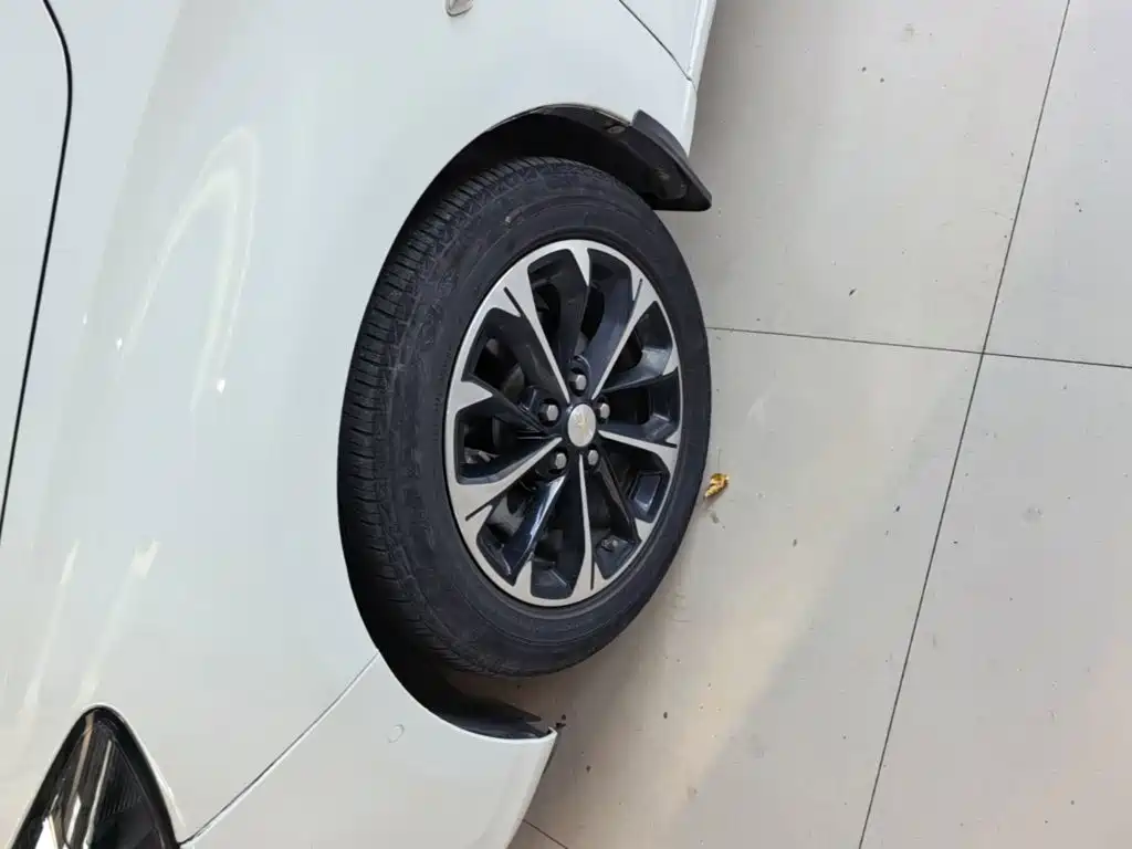 Chevrolet Monza — миниатюра 23