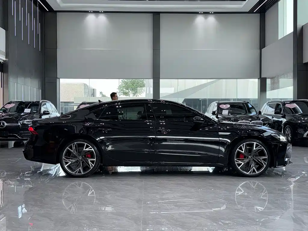 Audi A7L — миниатюра 7