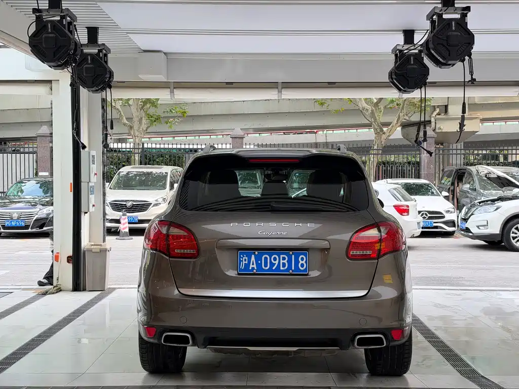 Porsche Cayenne — миниатюра 3