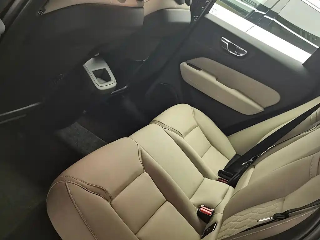 Volvo XC60 — миниатюра 4