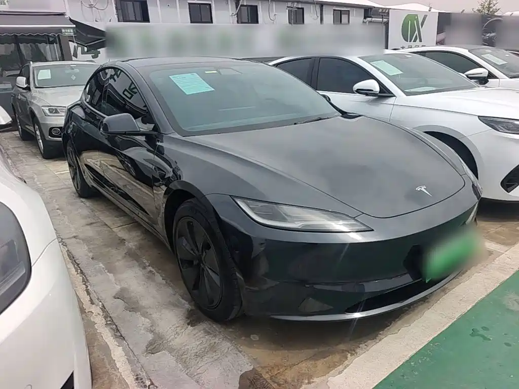 Tesla Model 3 — миниатюра 4