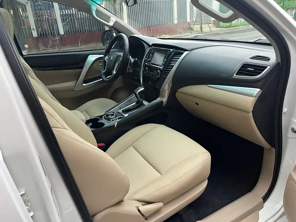 MITSUBISHI PAJERO JINCHANG